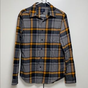 Men’s American Eagle Plaid Shirt: Size M